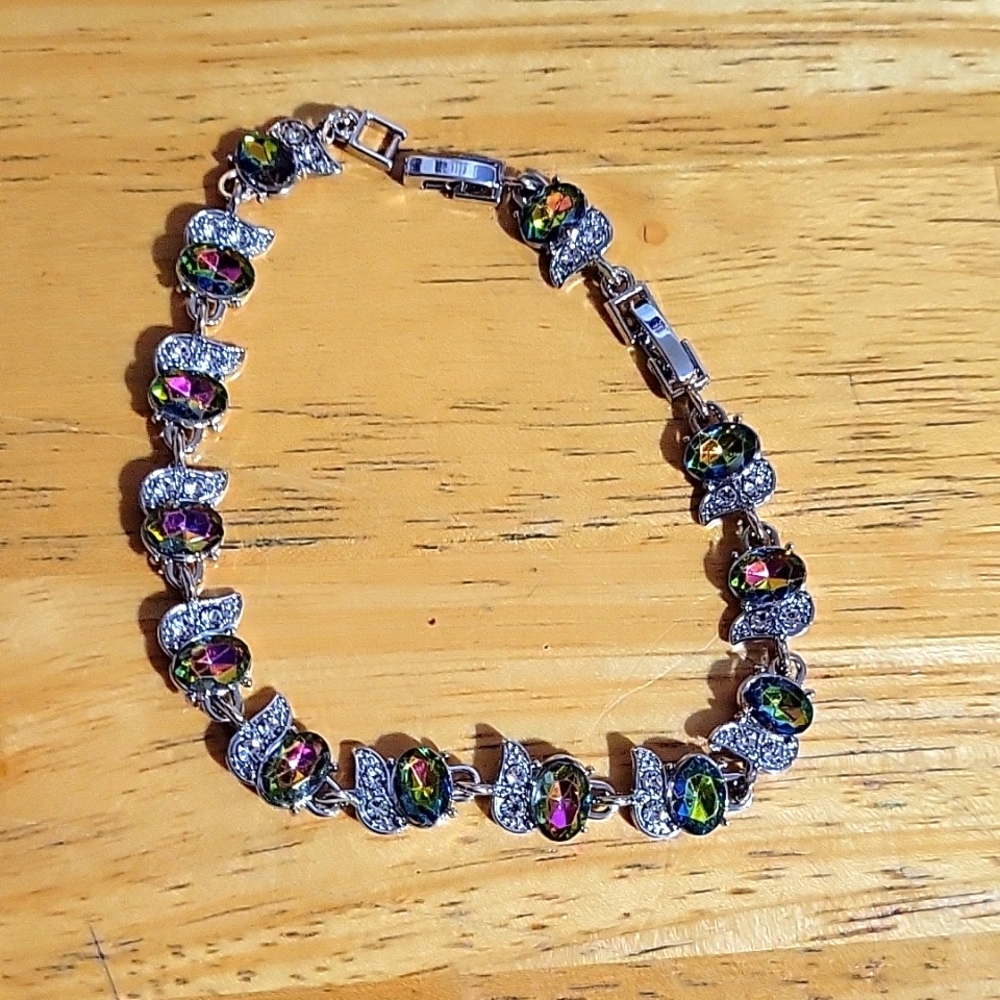 NWOT Beautiful Stone Bracelet